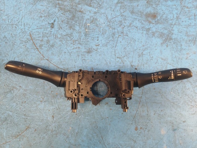 Запчасть подрулевой переключатель NISSAN X-TRAIL/ROGUE T32 13-20 2016 2.5 QR25DE 25560-4BA7E Б/У Подрулевой переключатель NISSAN X-TRAIL/ROGUE T32 13-20 2016 2.5 QR25DE 25560-4BA7E Б/У