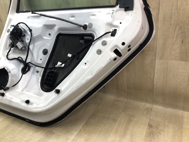 Дверь задняя правая PASSAT B7 11-15 2014 1.8 CPRA Дверь задняя правая PASSAT B7 11-15 2014 1.8 CPRA