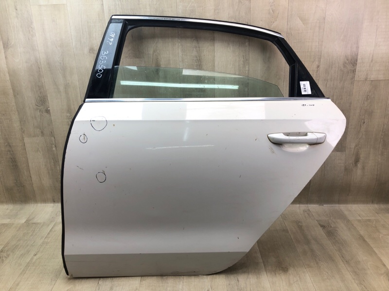 Запчасть дверь задняя левая VOLKSWAGEN PASSAT B7 11-15 2014 1.8 CPRA 561833055C Б/У Дверь задняя левая VOLKSWAGEN PASSAT B7 11-15 2014 1.8 CPRA 561833055C Б/У