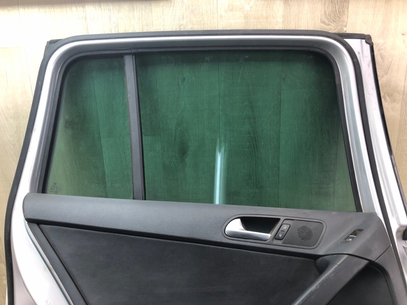 Дверь задняя левая TIGUAN 08-17 2012 2.0 CCTA Дверь задняя левая TIGUAN 08-17 2012 2.0 CCTA