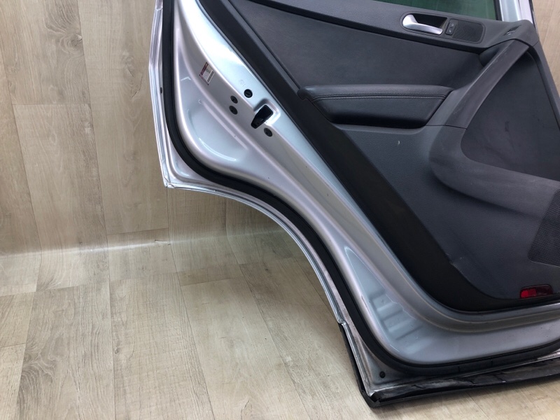 Дверь задняя левая TIGUAN 08-17 2012 2.0 CCTA Дверь задняя левая TIGUAN 08-17 2012 2.0 CCTA