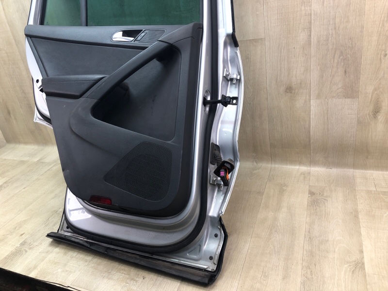 Дверь задняя левая TIGUAN 08-17 2012 2.0 CCTA Дверь задняя левая TIGUAN 08-17 2012 2.0 CCTA