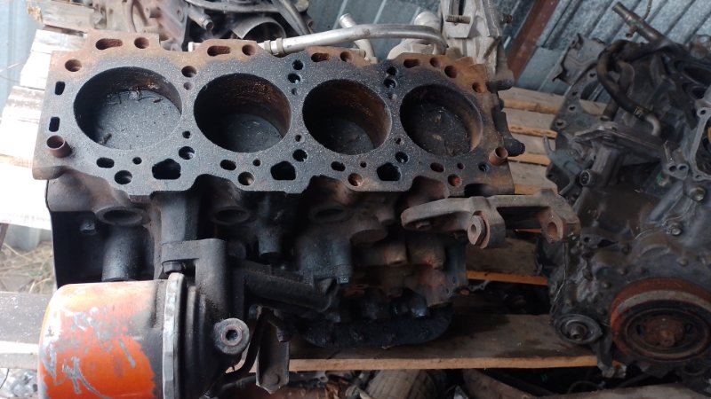 Блок двигателя CARINA E 92-98