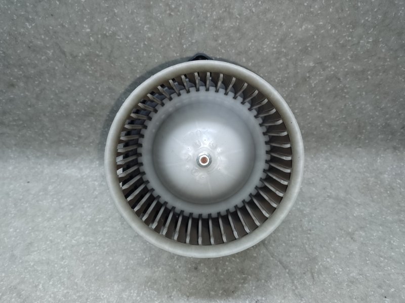 Запчасть моторчик печки MITSUBISHI OUTLANDER XL 05-13 2009 3.0 6B31 7802A017 Б/У Моторчик печки MITSUBISHI OUTLANDER XL 05-13 2009 3.0 6B31 7802A017 Б/У