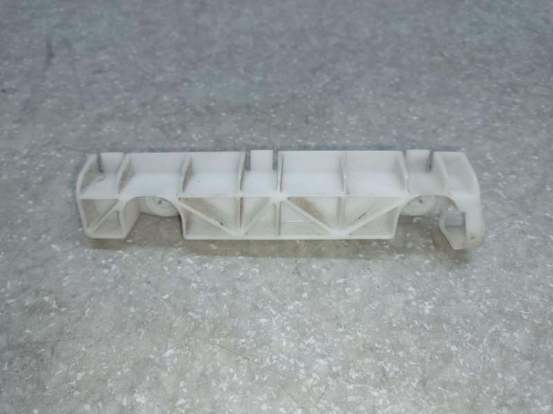 Запчасть кронштейн заднего бампера левый MITSUBISHI OUTLANDER XL 05-13 2009 3.0 6B31 6410A065 Б/У Кронштейн заднего бампера левый MITSUBISHI OUTLANDER XL 05-13 2009 3.0 6B31 6410A065 Б/У