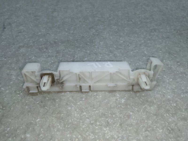 Кронштейн заднего бампера левый OUTLANDER XL 05-13 2009 3.0 6B31 Кронштейн заднего бампера левый OUTLANDER XL 05-13 2009 3.0 6B31