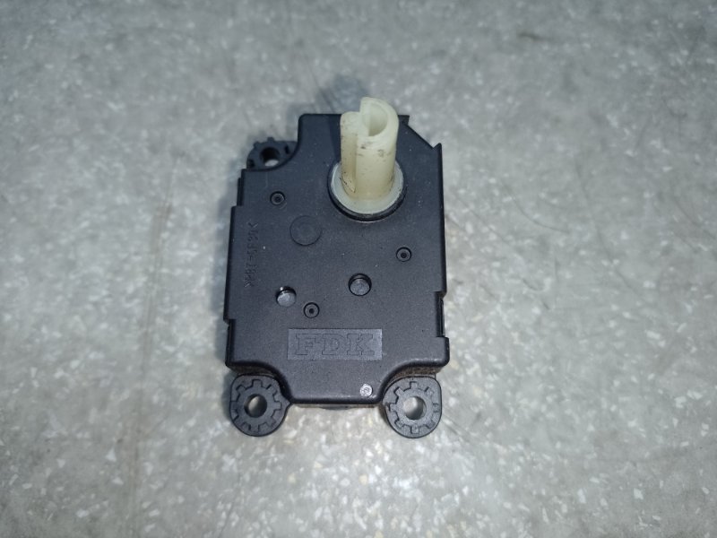 Запчасть моторчик заслонки печки MITSUBISHI OUTLANDER XL 05-13 2009 3.0 6B31 7820A080 Б/У Моторчик заслонки печки MITSUBISHI OUTLANDER XL 05-13 2009 3.0 6B31 7820A080 Б/У