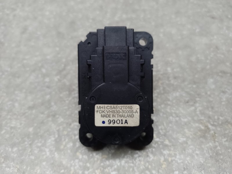 Моторчик заслонки печки OUTLANDER XL 05-13 2009 3.0 6B31 Моторчик заслонки печки OUTLANDER XL 05-13 2009 3.0 6B31