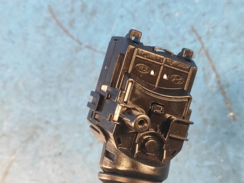 Подрулевой переключатель правый ELANTRA MD 10-15 2014 1.8 G4NB Подрулевой переключатель правый ELANTRA MD 10-15 2014 1.8 G4NB