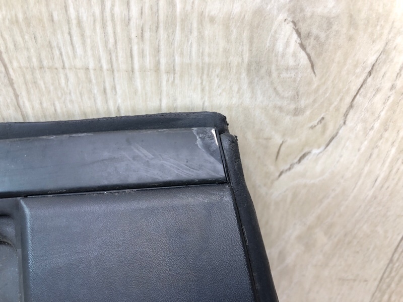 Дверь задняя правая LEAF 10-17 EM61 Дверь задняя правая LEAF 10-17 EM61