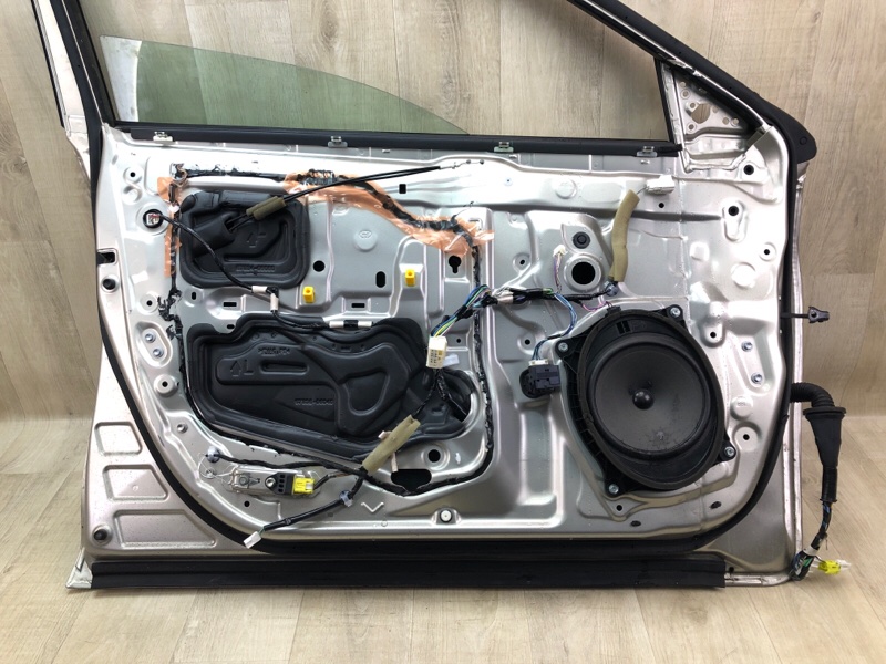 Дверь передняя левая CAMRY 55 14-17 2015 2.5 2ARFE