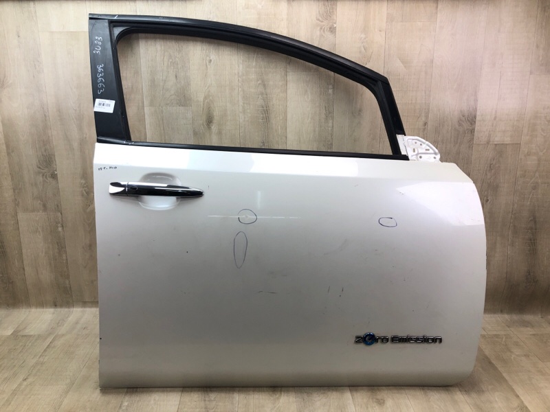 Дверь передняя правая NISSAN LEAF 10-17 EM61 801013NF0A Б/У