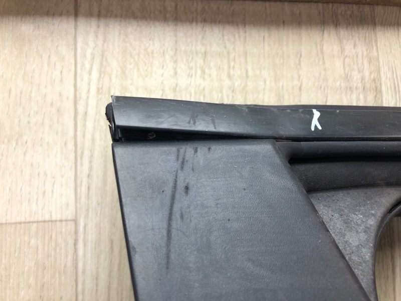 Дверь передняя правая LEAF 10-17 EM61