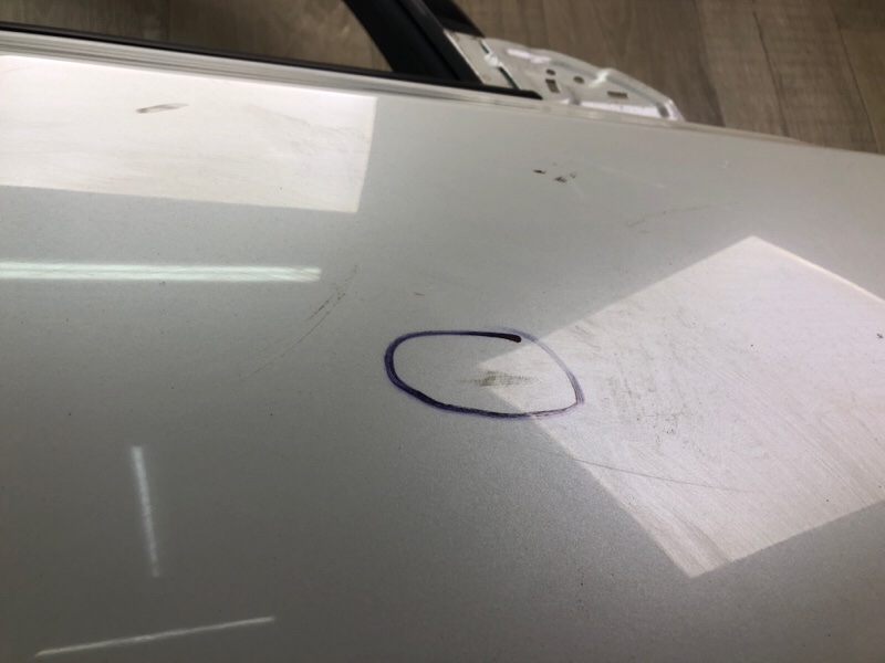 Дверь передняя правая LEAF 10-17 EM61