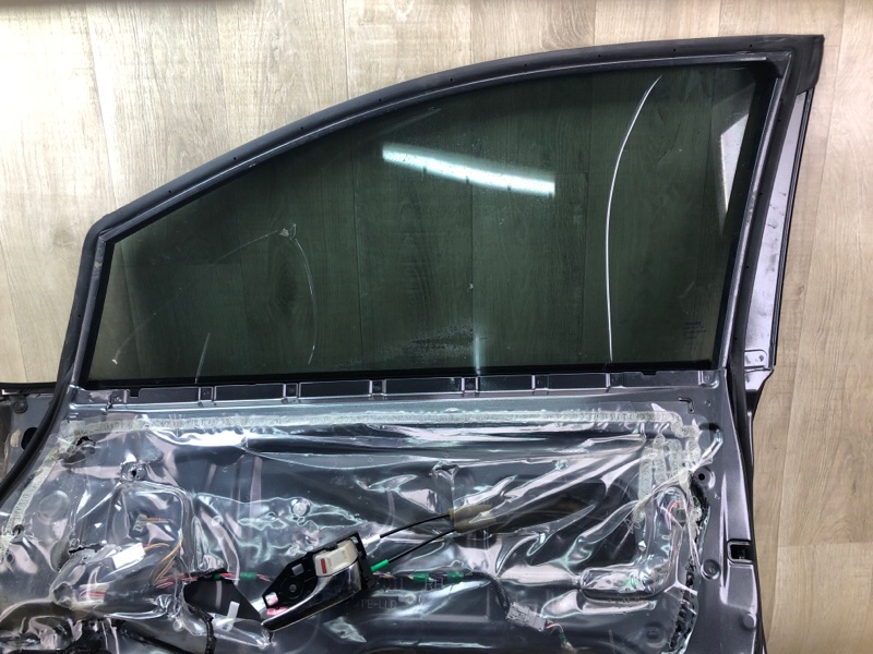 Дверь передняя правая VENZA 09-16 2009 3.5 2GR-FE