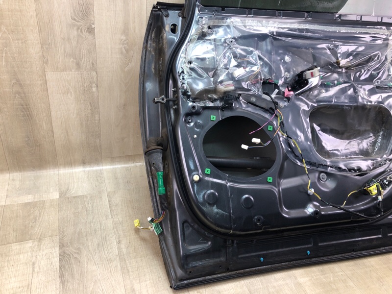 Дверь передняя правая VENZA 09-16 2009 3.5 2GR-FE