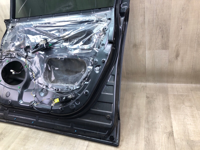 Дверь передняя правая VENZA 09-16 2009 3.5 2GR-FE