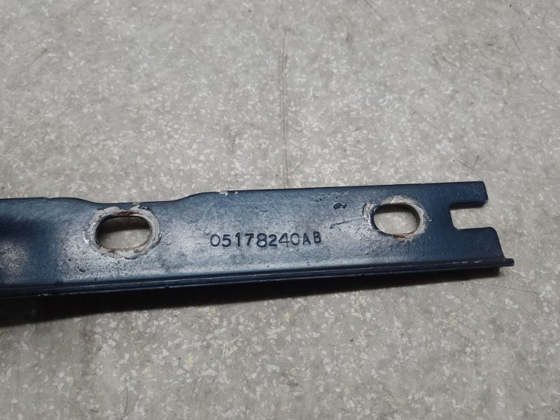 Петля капота правая JOURNEY 08-20 2014 3.6 ERB Петля капота правая JOURNEY 08-20 2014 3.6 ERB