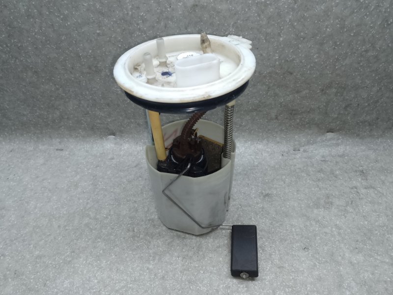 Запчасть топливный насос VOLKSWAGEN JETTA USA 10-17 2010 CBTA 2.5L 1K0919051DA Б/У Топливный насос VOLKSWAGEN JETTA USA 10-17 2010 CBTA 2.5L 1K0919051DA Б/У