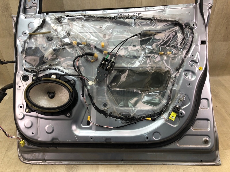 Дверь передняя правая SIENNA 11-16 2011 3.5 2GR-FE