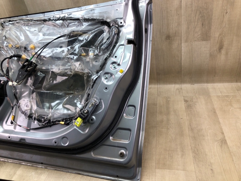 Дверь передняя правая SIENNA 11-16 2011 3.5 2GR-FE