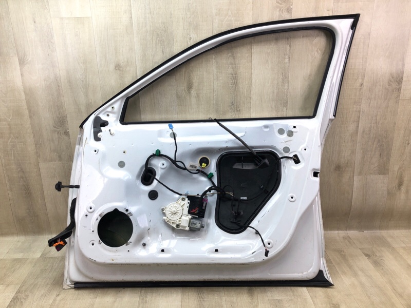 Дверь передняя правая PASSAT B7 11-15 2014 1.8 CPRA Дверь передняя правая PASSAT B7 11-15 2014 1.8 CPRA