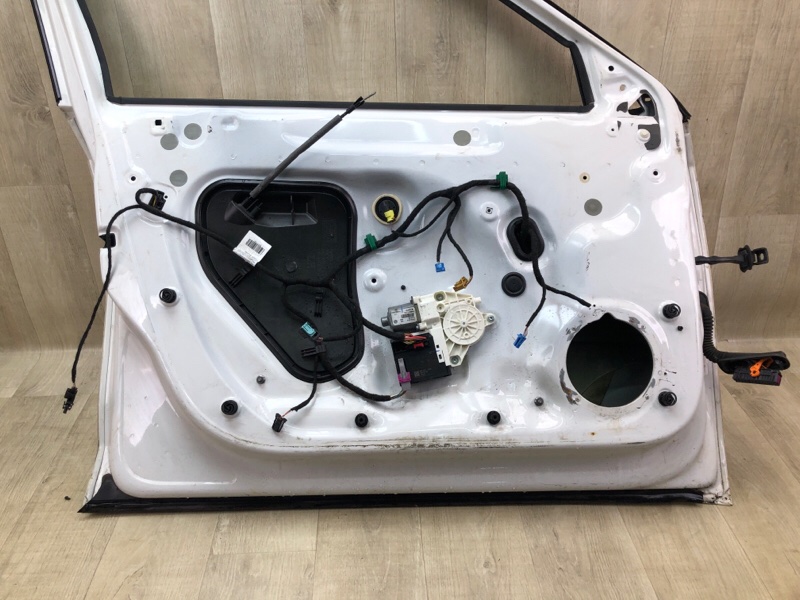 Дверь передняя левая PASSAT B7 11-15 2014 1.8 CPRA Дверь передняя левая PASSAT B7 11-15 2014 1.8 CPRA