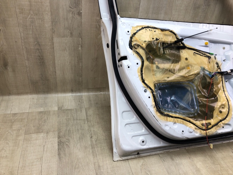 Дверь передняя левая CAMRY 40 06-11