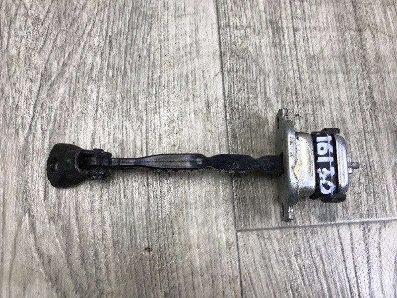 Запчасть ограничитель двери передний правый HONDA ACCORD CU8 / TSX 08-14 72340-SEA-E02 Б/У Ограничитель двери передний правый HONDA ACCORD CU8 / TSX 08-14 72340-SEA-E02 Б/У