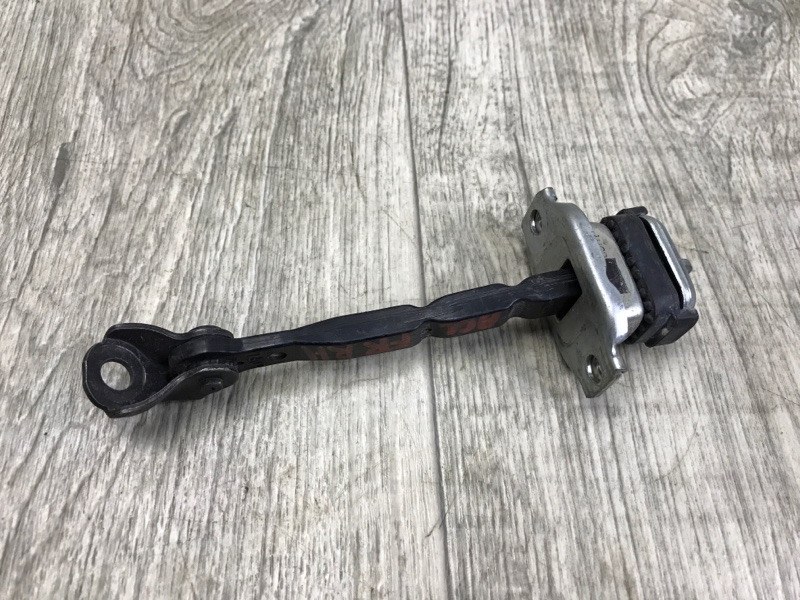 Ограничитель двери передний правый ACCORD CU8 / TSX 08-14 Ограничитель двери передний правый ACCORD CU8 / TSX 08-14