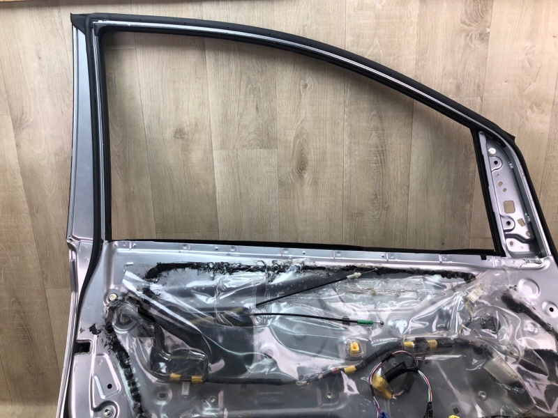 Дверь передняя левая SIENNA 11-16 2011 3.5 2GR-FE