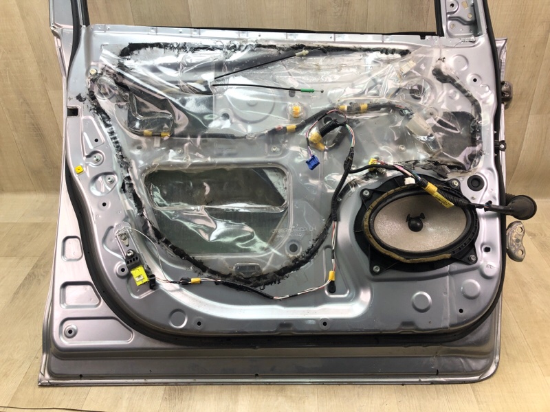 Дверь передняя левая SIENNA 11-16 2011 3.5 2GR-FE