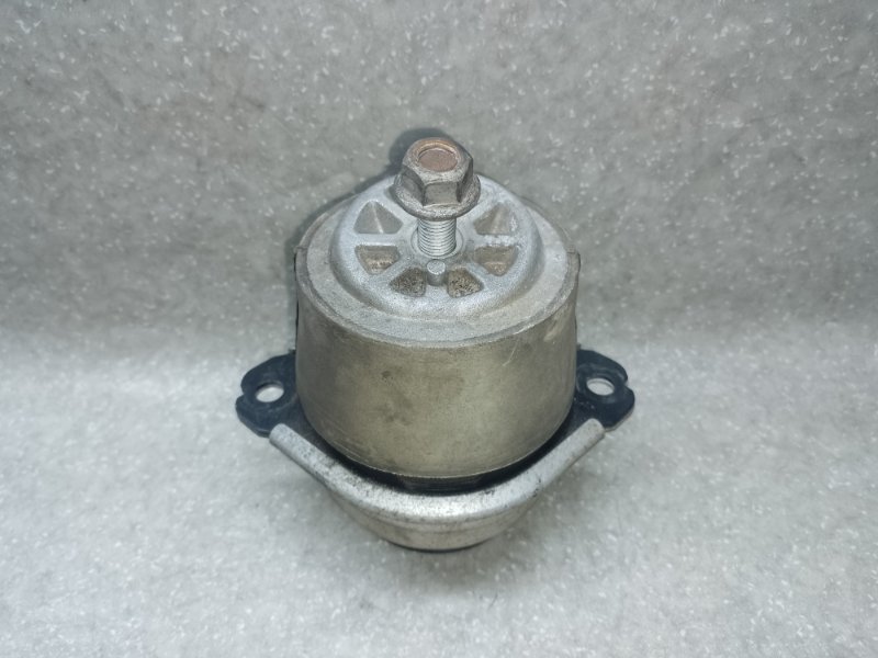 Запчасть подушка двигателя левая AUDI Q7 05-15 2008 3.6 V6 BHK 7L8199131A Б/У Подушка двигателя левая AUDI Q7 05-15 2008 3.6 V6 BHK 7L8199131A Б/У