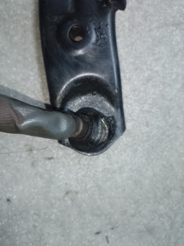 Рычаг передней подвески нижний левый MAZDA CX-7 06-12 2.5 L (L5-VE)