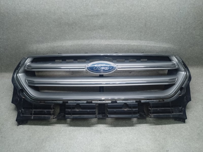 Решетка радиатора FORD ESCAPE 12-19 2017 2.5 T25HDEX GJ5Z-8200-AA Б/У