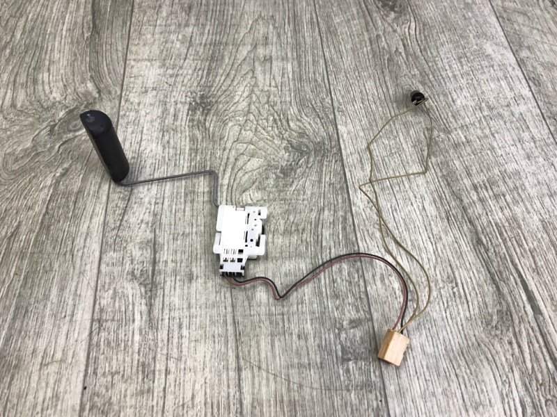 Датчик уровня топлива LEGACY 09-15 BM 2.5