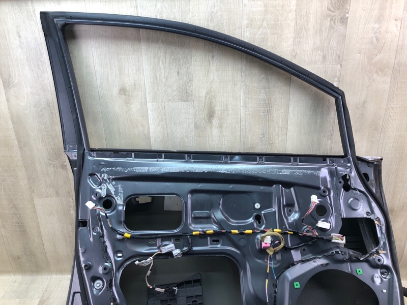 Дверь передняя левая VENZA 09-16 2009 3.5 2GR-FE