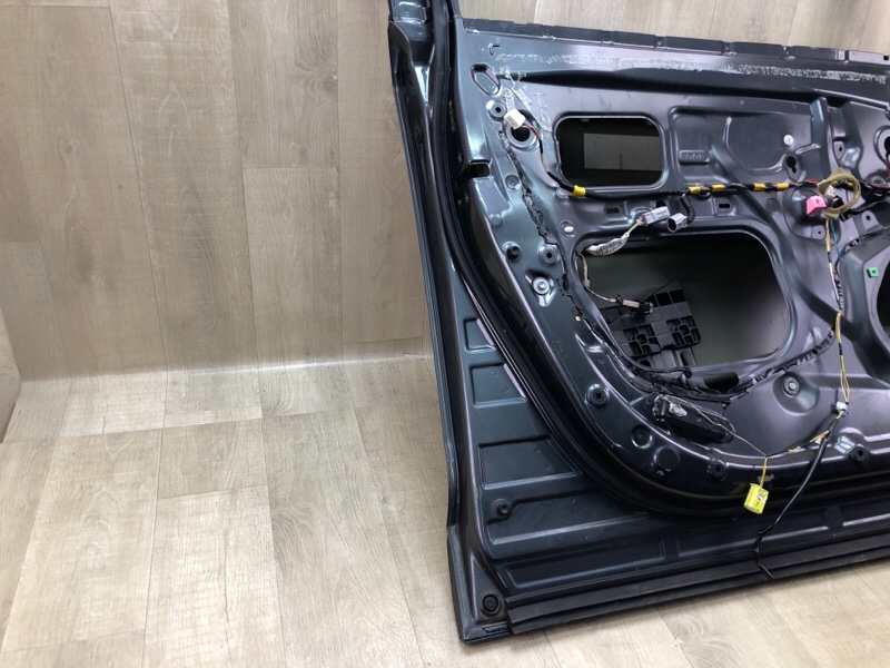 Дверь передняя левая VENZA 09-16 2009 3.5 2GR-FE