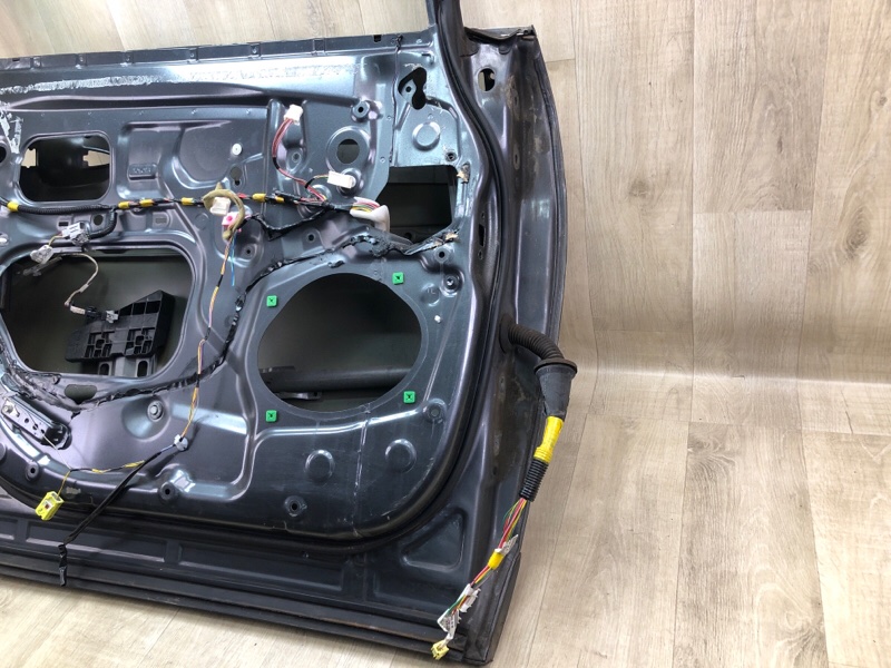 Дверь передняя левая VENZA 09-16 2009 3.5 2GR-FE