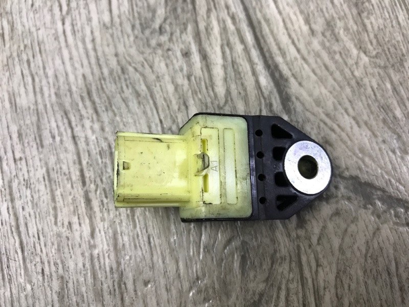 Датчик удара VENZA 09-16 2009 3.5 2GR-FE