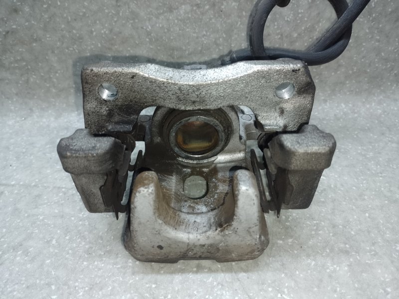 Суппорт тормозной задний левый TOYOTA CAMRY 55 14-17 2.5 2ARFE