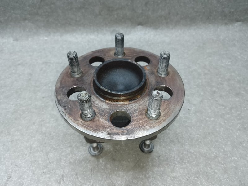 Ступица задняя правая TOYOTA CAMRY 55 14-17 2015 2.5 2ARFE 4245006110 Б/У