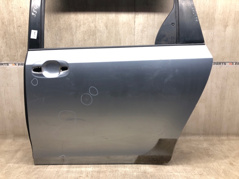 Дверь боковая сдвижная задняя левая TOYOTA SIENNA 11-16 3.5 2GR-FE Дверь боковая сдвижная задняя левая TOYOTA SIENNA 11-16 3.5 2GR-FE