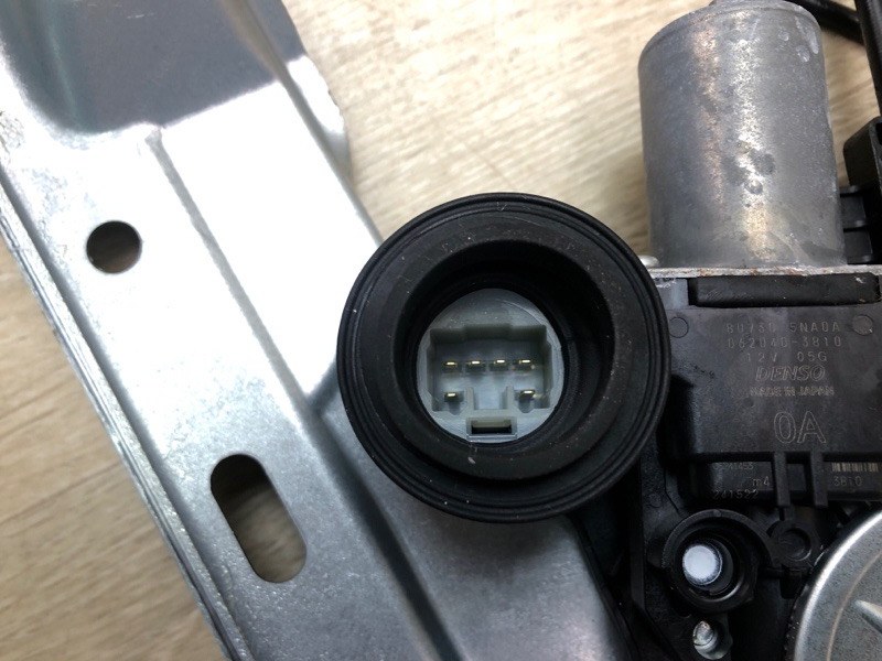 Стеклоподъемник передний правый QX50 18- 2023 2.0 KR20DDET Стеклоподъемник передний правый QX50 18- 2023 2.0 KR20DDET