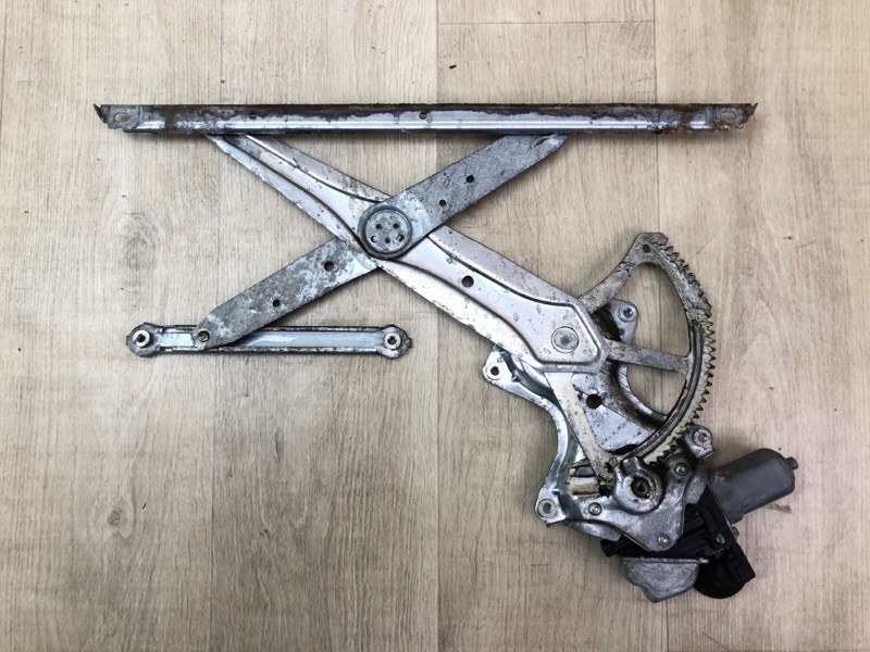 Стеклоподъемник задний правый SIENNA 11-16 2011 3.5 2GR-FE Стеклоподъемник задний правый SIENNA 11-16 2011 3.5 2GR-FE