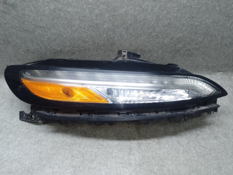 Запчасть дневной ходовой огонь правый JEEP CHEROKEE 14- 2014 3.2 EHB 68157102AD Б/У Дневной ходовой огонь правый JEEP CHEROKEE 14- 2014 3.2 EHB 68157102AD Б/У