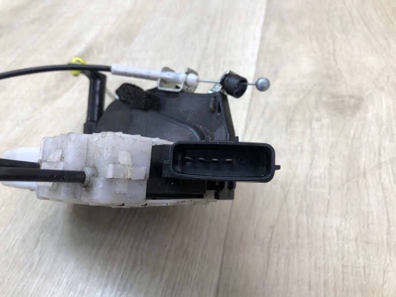 Замок двери передний левый MURANO Z52 14- 2020 3.5 VQ35DE Замок двери передний левый MURANO Z52 14- 2020 3.5 VQ35DE