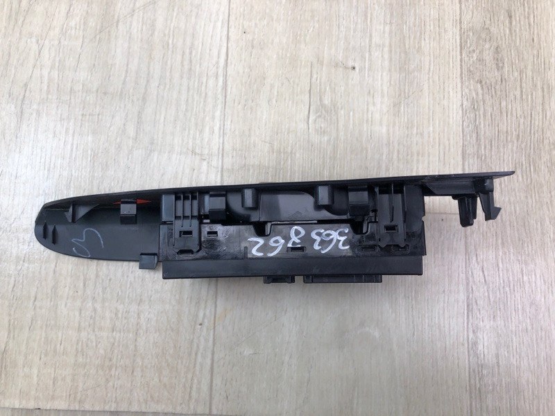 Блок управления стеклоподъемниками SENTRA B17 12-21 2014 1.8 MRA8DE Блок управления стеклоподъемниками SENTRA B17 12-21 2014 1.8 MRA8DE