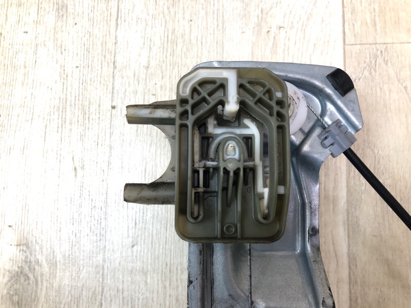 Стеклоподъемник передний левый QX50 18- 2023 2.0 KR20DDET Стеклоподъемник передний левый QX50 18- 2023 2.0 KR20DDET