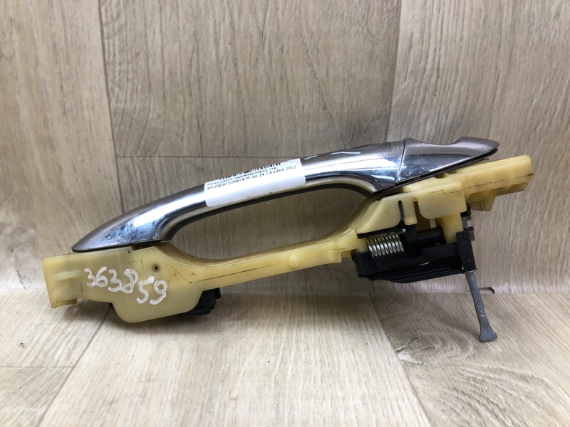 Ручка двери наружная передняя левая SONATA YF 10-14 2012 2.4 G4KK Ручка двери наружная передняя левая SONATA YF 10-14 2012 2.4 G4KK